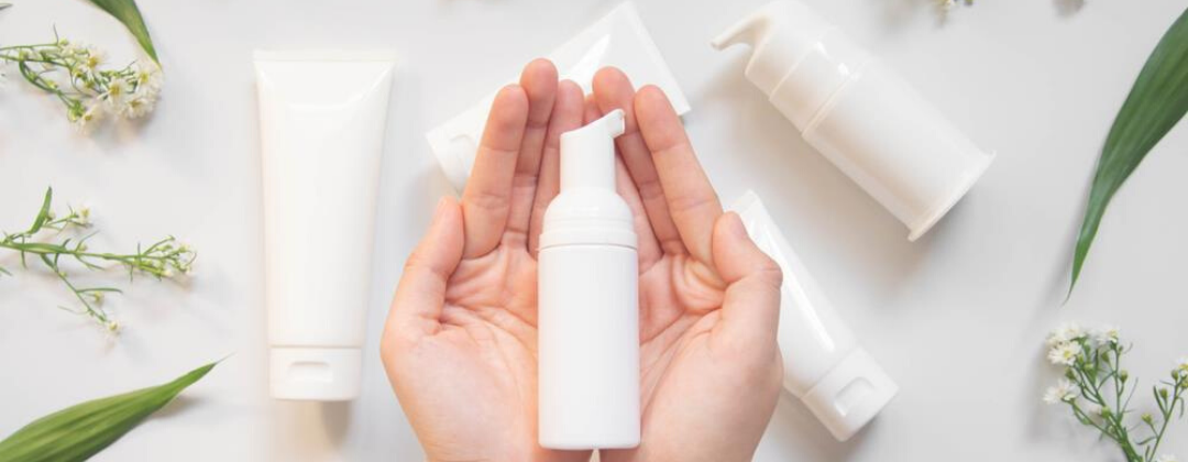 El uso de cosmética sostenible para el cuidado de la piel y la naturaleza